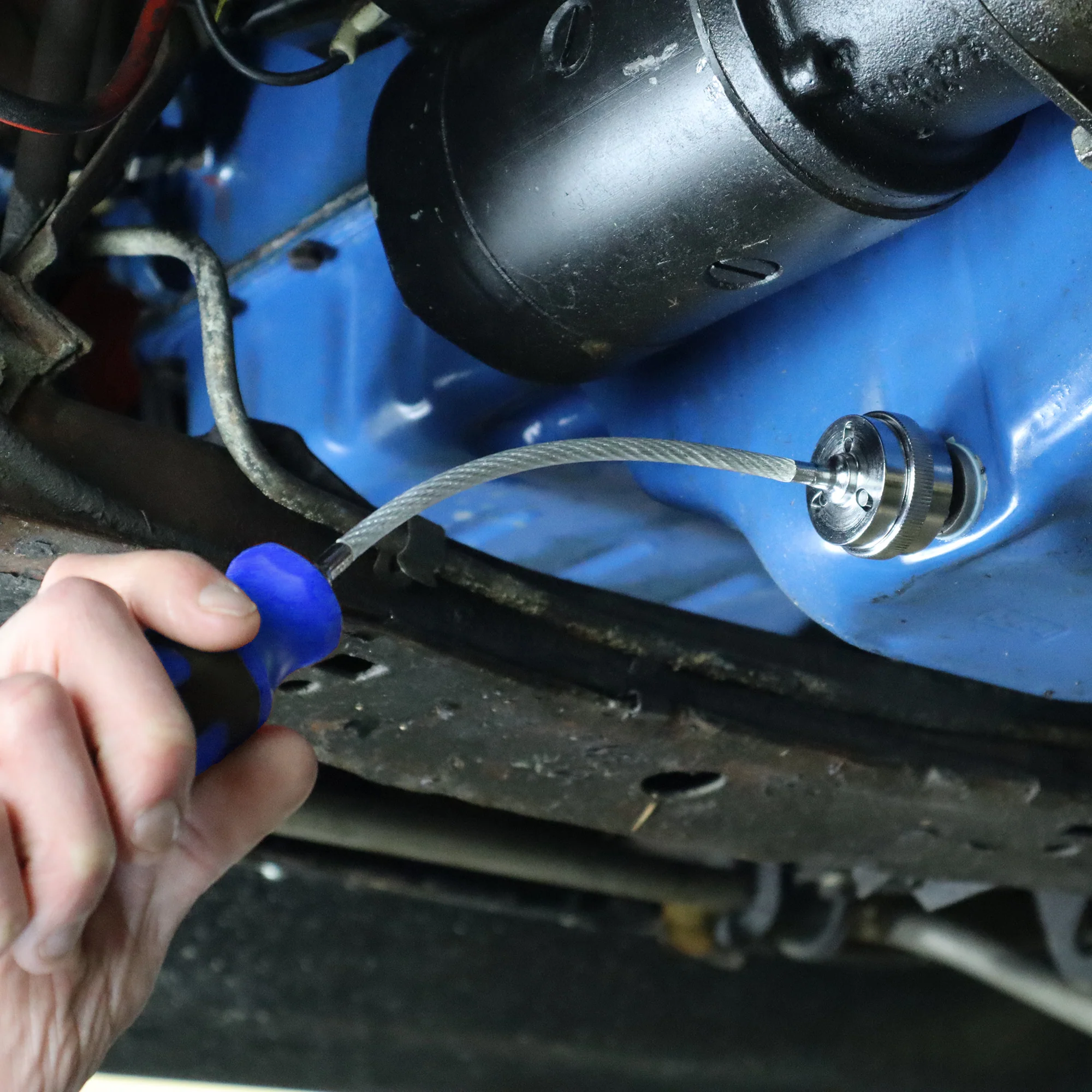 Oil Drain Plug Removal Tool - Image 7