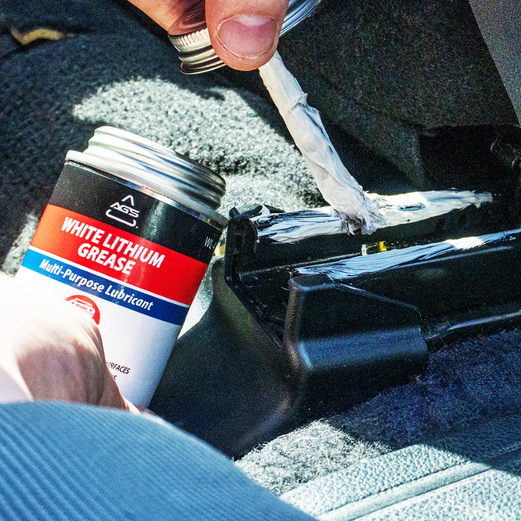 White Lithium Grease, 4oz Brush Top Can - Image 8